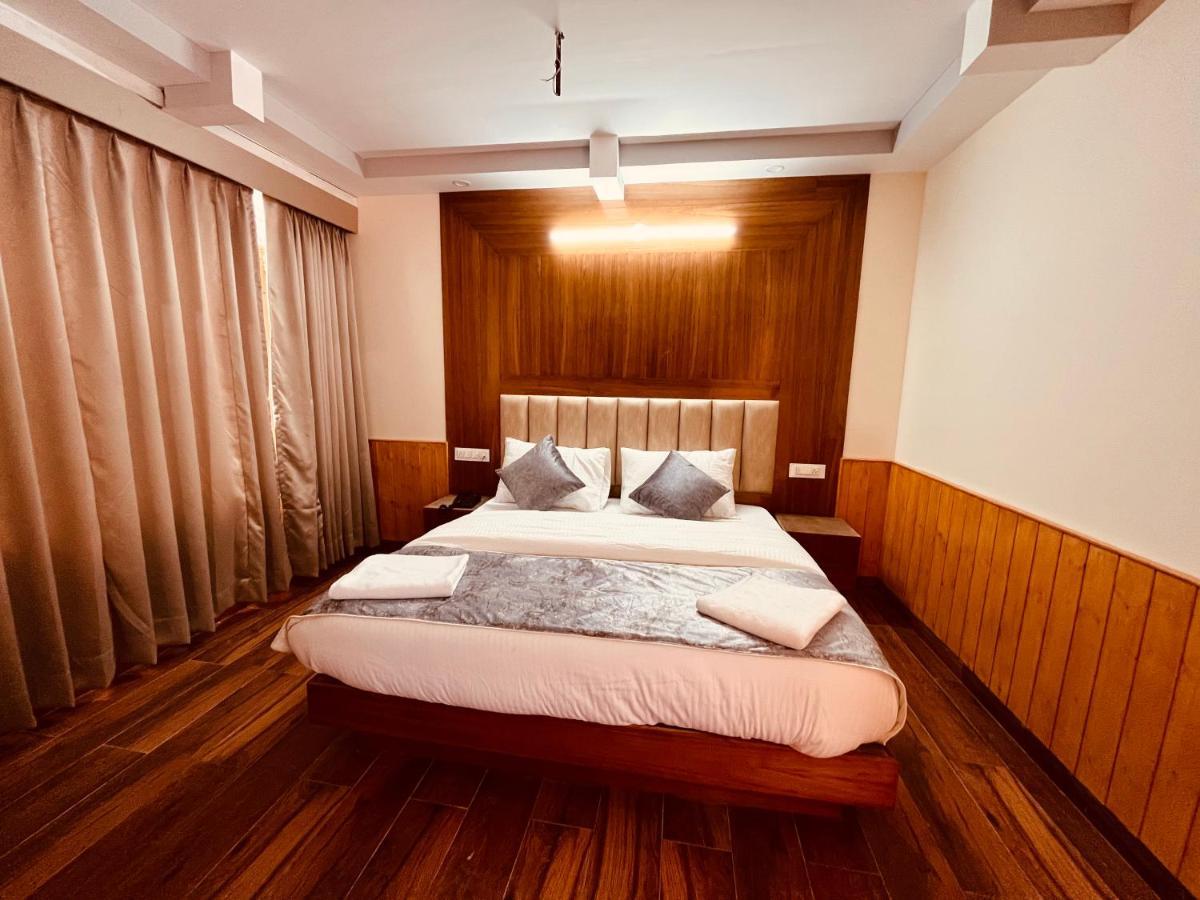 Le Green Resort, Mall Road Manali Екстер'єр фото